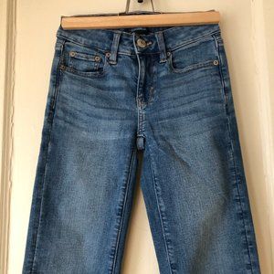 American Eagle Next Level Low Rise Favorite Boyfriend Jean size 00 Short